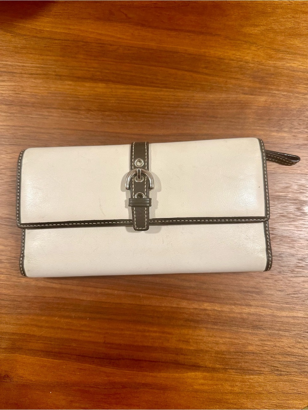 Vintage Y2K Coach Soho Buckle Wallet White Brown Leather Silver Hardware